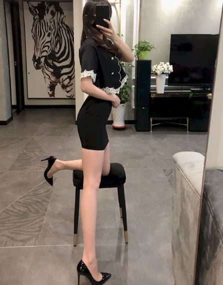一个人跪着一个人站着打一成语_高清视频在线观看