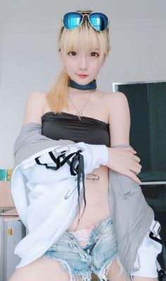 制服师生中文亚洲国产_720全集免费观看