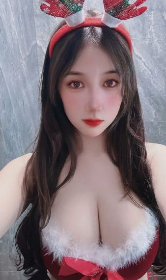 欧美明星直筒牛仔裤街拍_手机在线免费观看