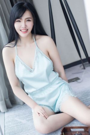 欧美情趣连身袜_高清高清视频观看