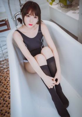 欧美女模街拍西服图片_BD高清视频播放